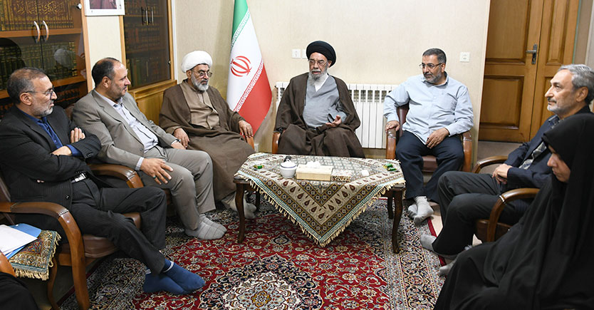 دیدار اعضای مهد قرآن گز و برخوار و مسئولین مهدقرآن استان اصفهان با امام جمعه اصفهان