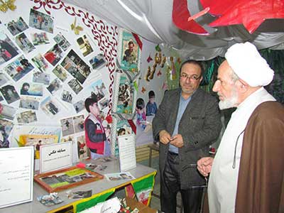 بازدید عضو مجلس خبرگان  رهبری از نمایشگاه مهد قران کریم اصفهان در سپاهانشهر